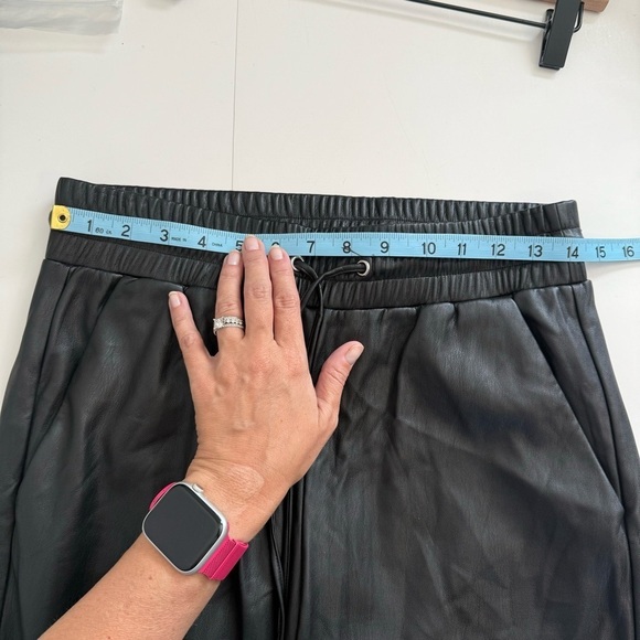 Loft Black Pull On Drawstring Elastic Waist Faux Leather Vegan Ankle Pants Sz SM - Picture 10 of 13